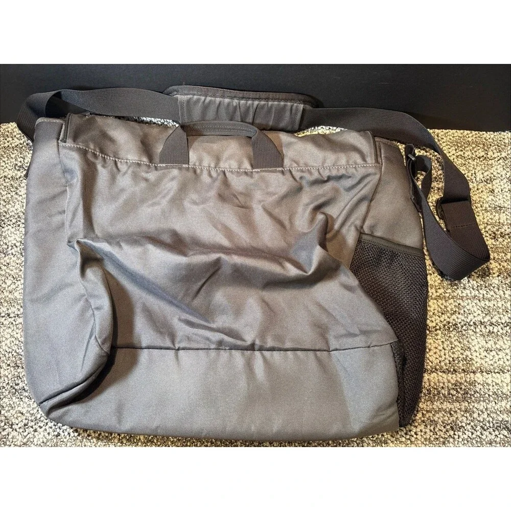 Columbia Messenger Bag Adjustable Strap Nylon Lightweight Laptop Fit